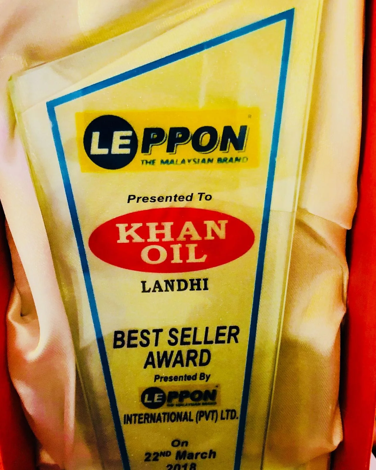 Best Seller Award presented to Khan Oil, Landhi